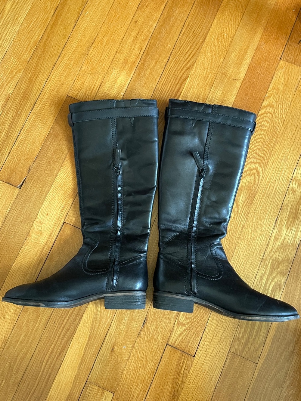 Arturo Chiang //
Goodyear black leather riding knee boots w/buttons side zip 8 - Picture 2 of 15